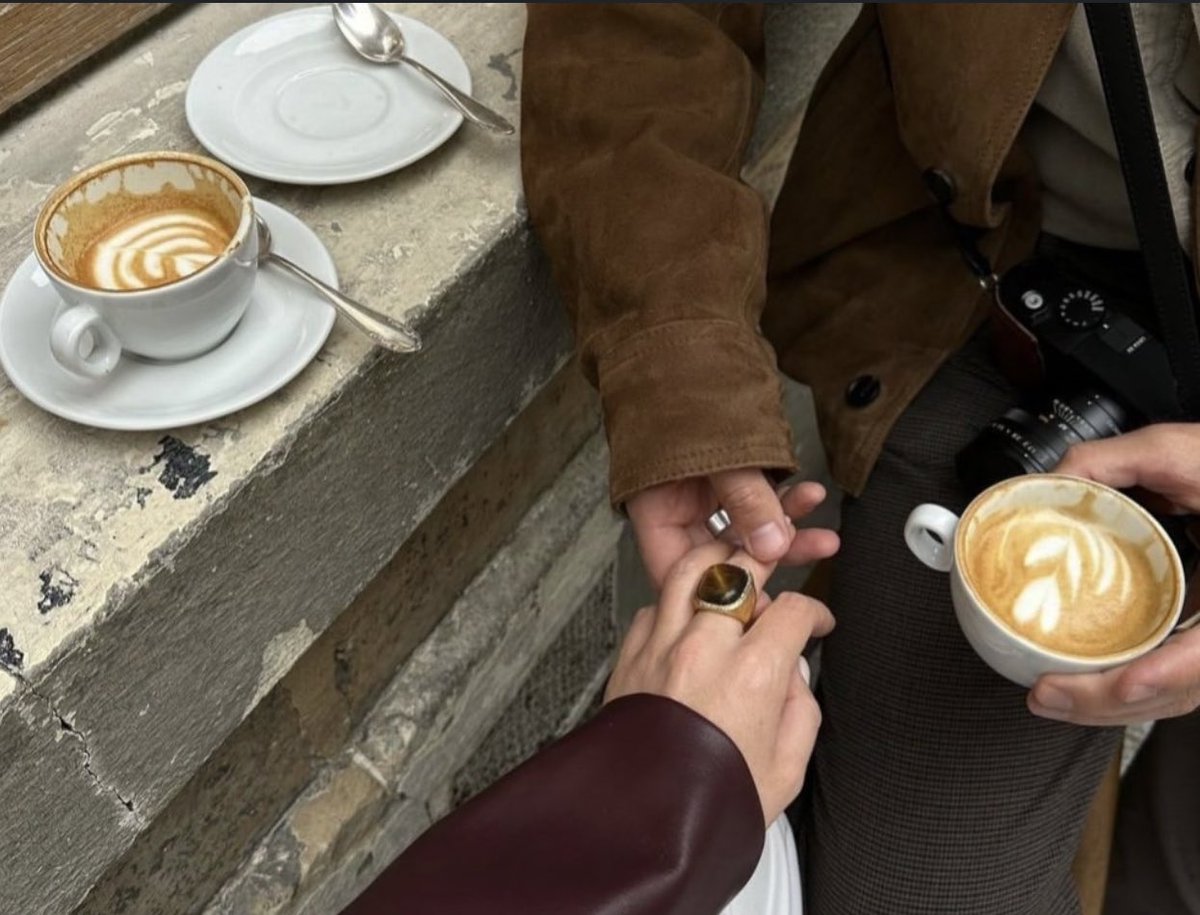 A vast oasis of delirium tweet media