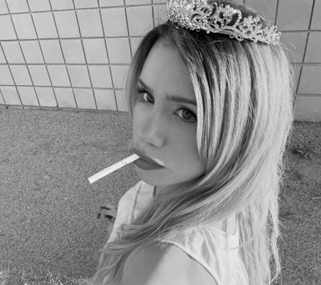 #$MOKINGQUEEN