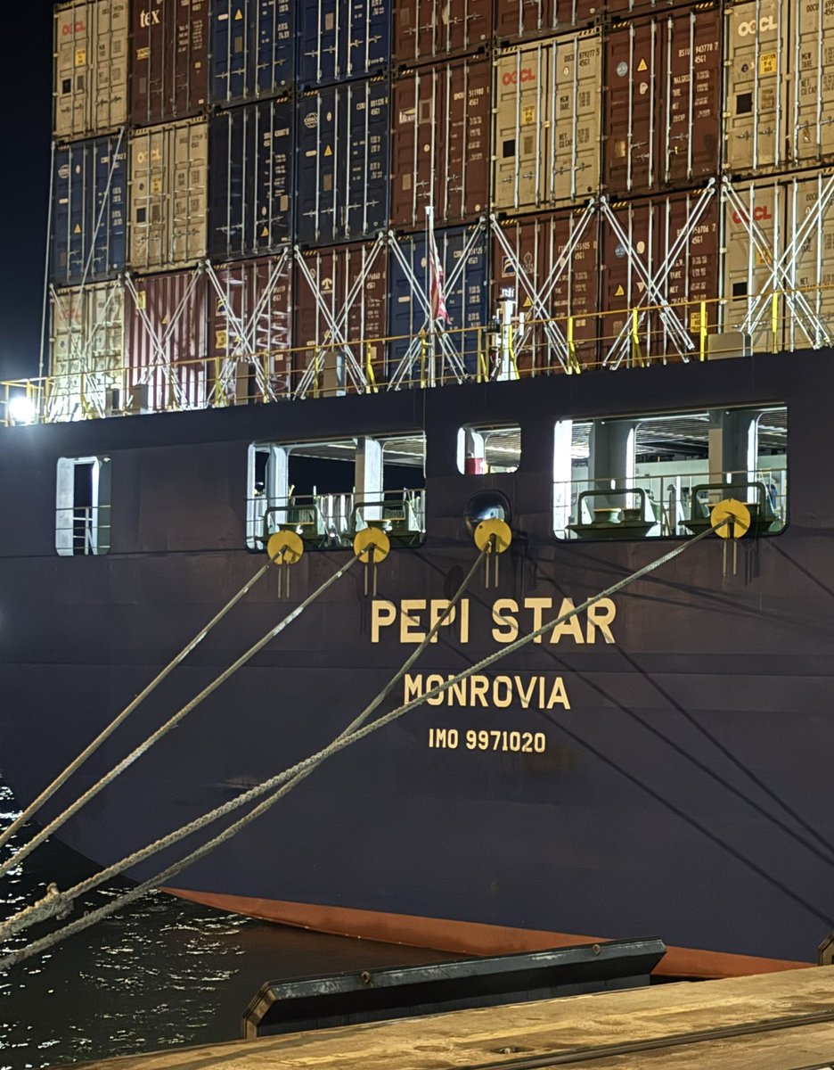 Los nombres de los barcos en los que trabajo esta noche vienen muy duros. 

Pepi Star ⭐️ 
Apollon  🚢
