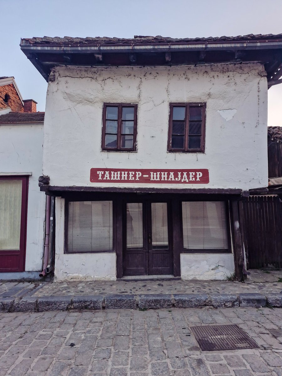 Burek sa Lisom tweet media