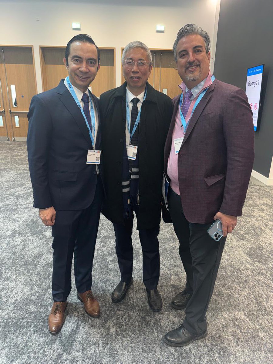 UrologoEdgar's tweet image. #EAU2026 in London was a huge success! 🇬🇧

Incredible days of innovation, knowledge sharing, and inspiring conversations with colleagues from across the world. Proud to be part of a community pushing the future of urology forward.

#Urology #MedicalInnovation #EAU #London