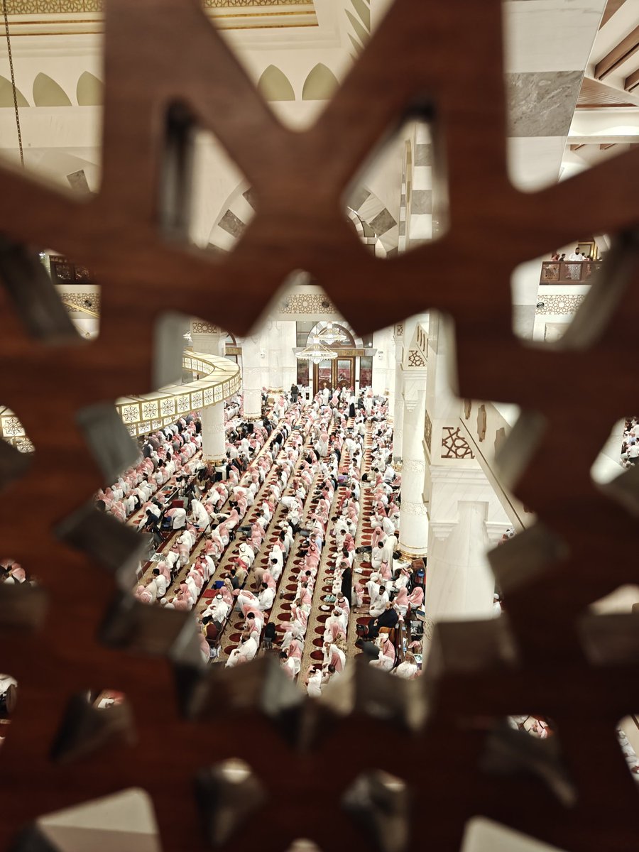 AhlulHadeethPBS's tweet photo. 🌙 • Taraweeh/Qiyām al-Layl at Masjid Ar-Rājihi in Makkah on the 27th Night of Ramadan 1447 AH/2026. 

🕌🕋 • This is the second largest Masjid in Makkah. https://t.co/U3JqmBKCqM