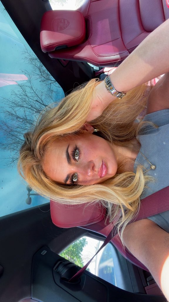 Claire Stone tweet media