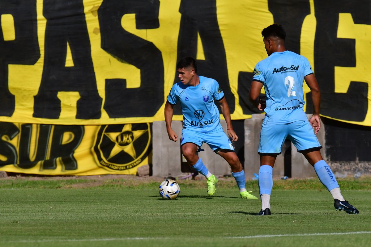 #PrimeraNacional⚽️ 

⌚️ FINAL  PT // Mitre SDE  0 - Ciudad de Bolívar 1

⚽️ Guillermo Sánchez 

📸 Prensa Mitre SDE

#VamosCele🩵