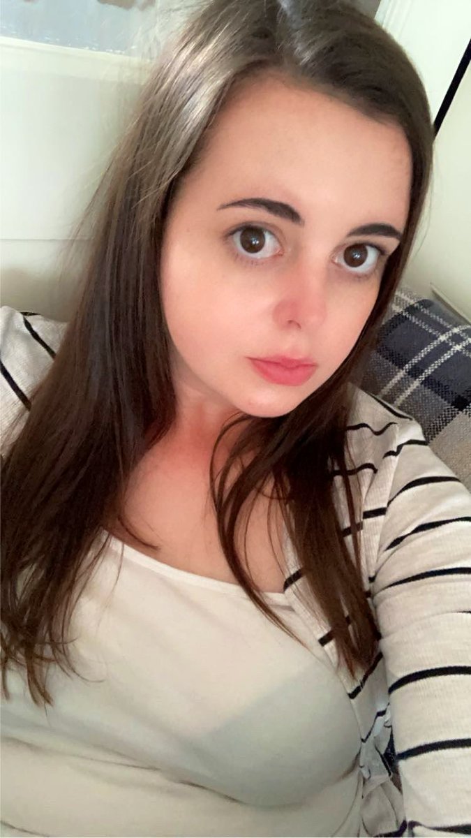 ACNHCarrie's tweet image. Finally my time to chill. 
The most stressful 4 days of my life and now I can finally relax. 
Beyond grateful for my family for supporting me through all this I am so, so lucky. 🙌💫☺️✨
#moving #selfies #yay