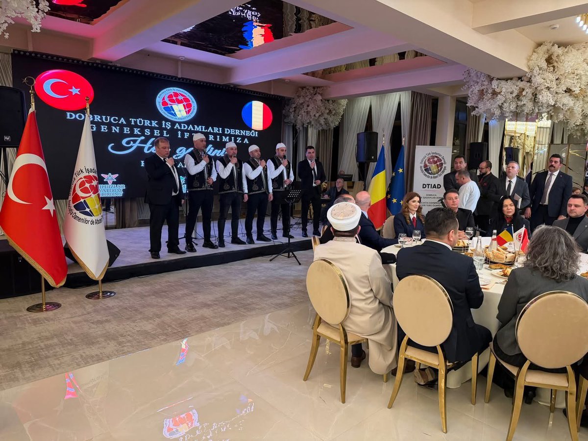 aoezay's tweet photo. #Romanya #Köstence merkezli #Dobruca İşadamları Adamları Derneğinin verdiği iftar yemeğinde #Türkiye Cumhuriyeti İçişleri Eski Bakanı Süleyman #Soylu, #Bükreş Büyükelçisi Özgür Kıvanç Altan ve #Sofya Müftülüğü Temsilcileri Romanya’daki soydaşlarımızla bir araya geldi. https://t.co/xyjpzBvkZp