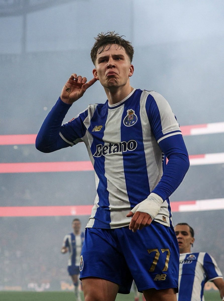É dele, o que joga este miúdo. Que golo. 

OSKAR PIETUSZEWSKI