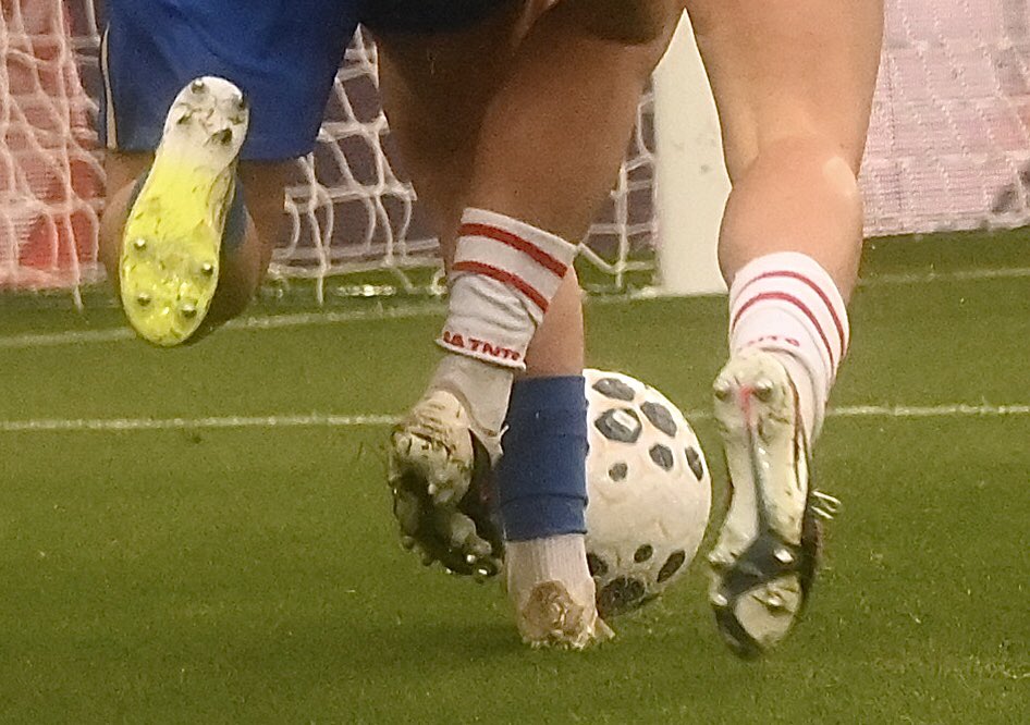 Laura Burton tweet media