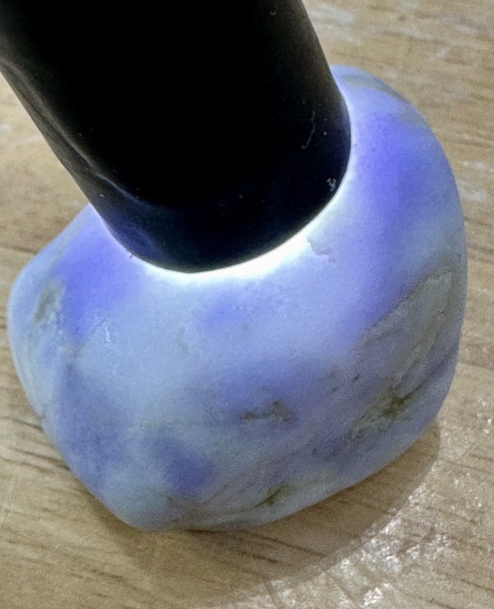 今日のヒスイは、 何とも妖艶な 『妖精🧚ラベンダー翡翠💜』です