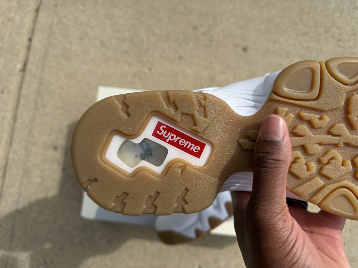 blvzingkicks's tweet photo. Supreme x Nike SB Air Max 2 CB 94’ 🛹🔥 https://t.co/1nPDenUDv3
