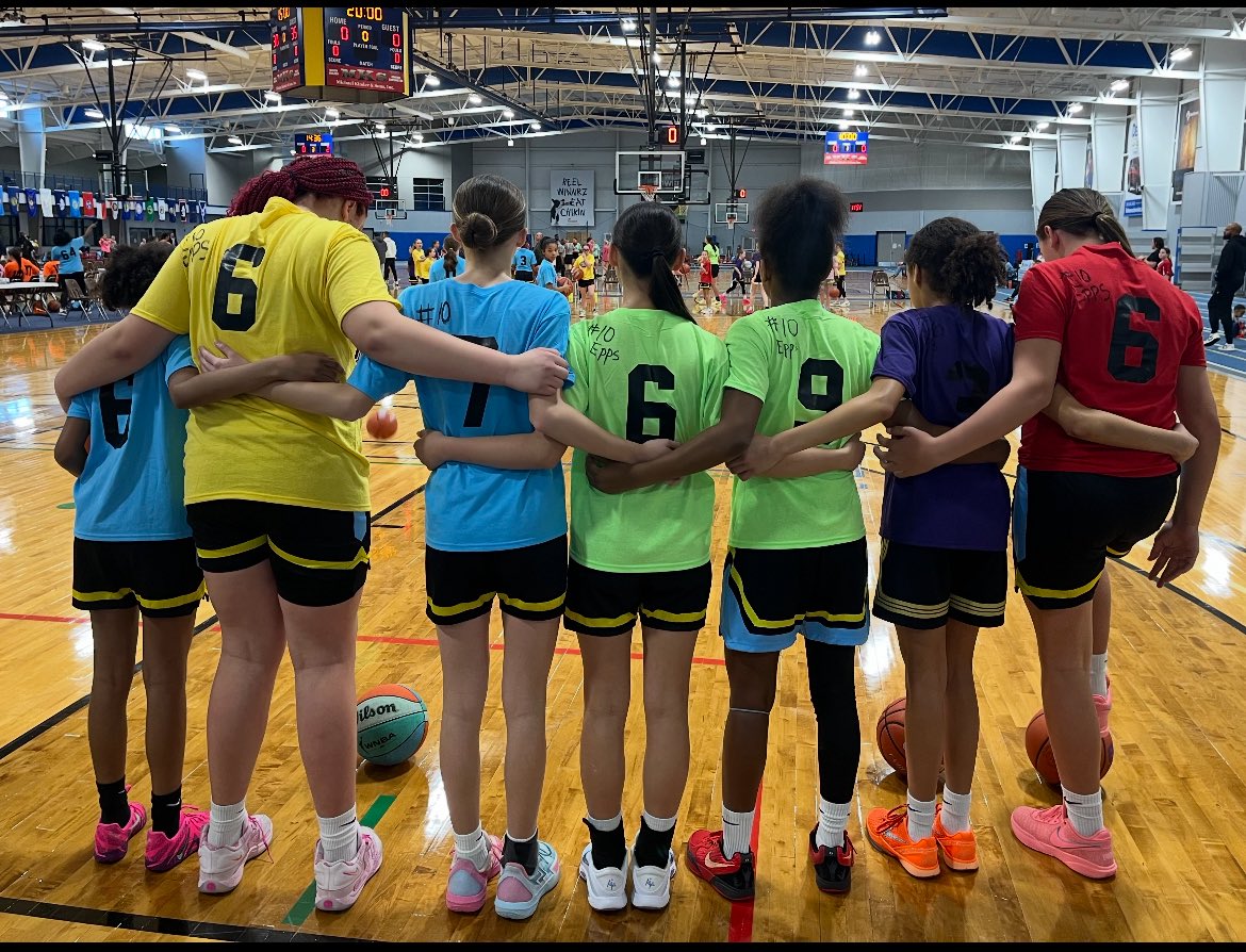 Always 100 tweet media