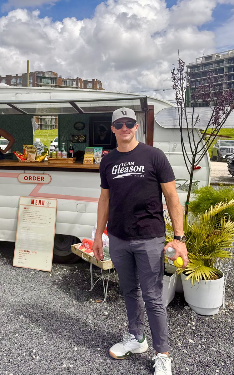 Andrew Marin tweet media