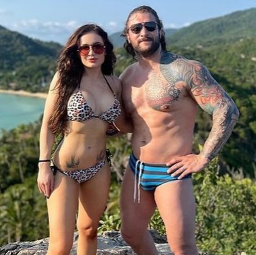 𝓐𝓹𝓱𝓻𝓸𝓭𝓲𝓽𝓮. (Parody Account) tweet media