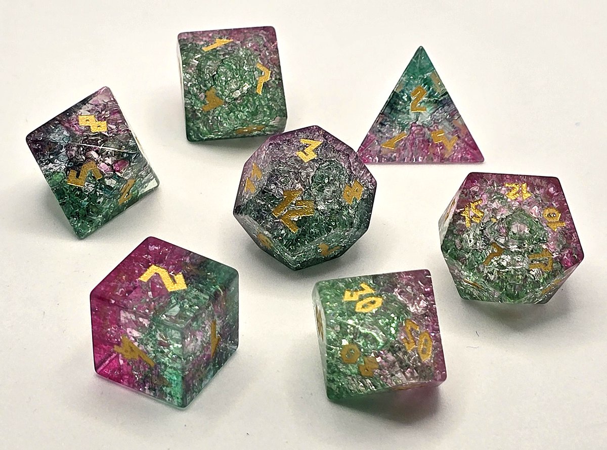 AislynMcgregor's tweet image. The "Fae Friend" cracked glass #dice set from @DiceDungeons 

#DiceNightSpotlight