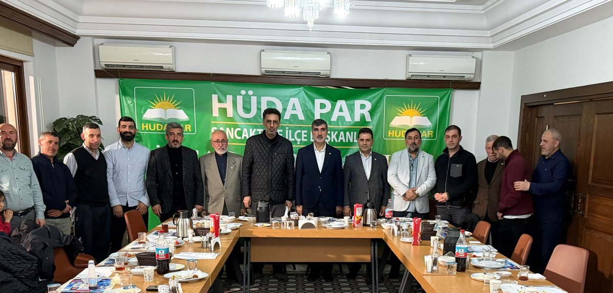 Sancaktepe İlçe Başkanımız Cengiz Kılıç ve teşkilatımız ile iftar sofrasında bir araya geldik. İftar sonrasında gerçekleştirdiğimiz hasbihalde, yürütülen çalışmalar hakkında bilgi aldık. Allah tuttuğumuz oruç ve ibadetleri kabul etsin...