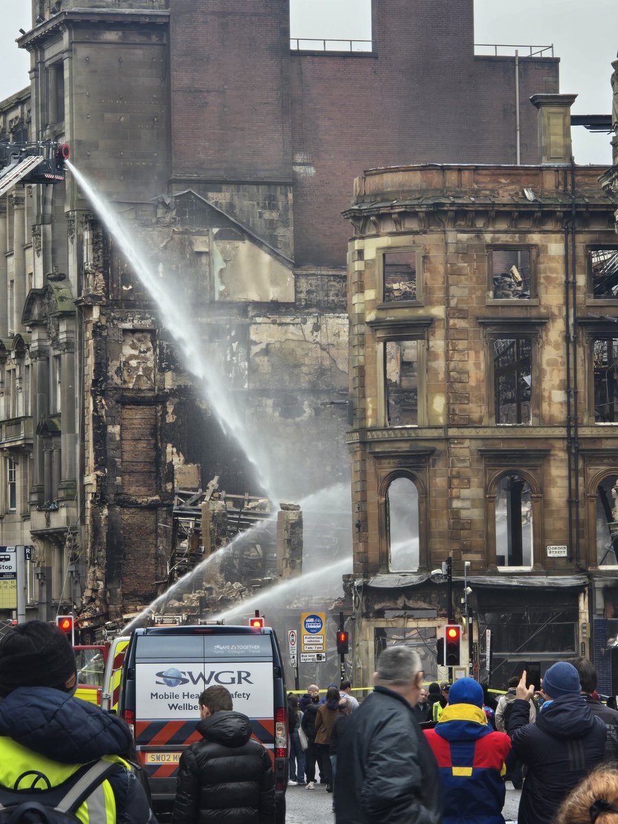 1000 vape shops from of a total of ~1300 in Glasgow, don't have up to date licences or registration details.

These shops are just thrown up without any due diligence or legal registration being lodged.

It seems to be a trend within immigrant families to open these shops and