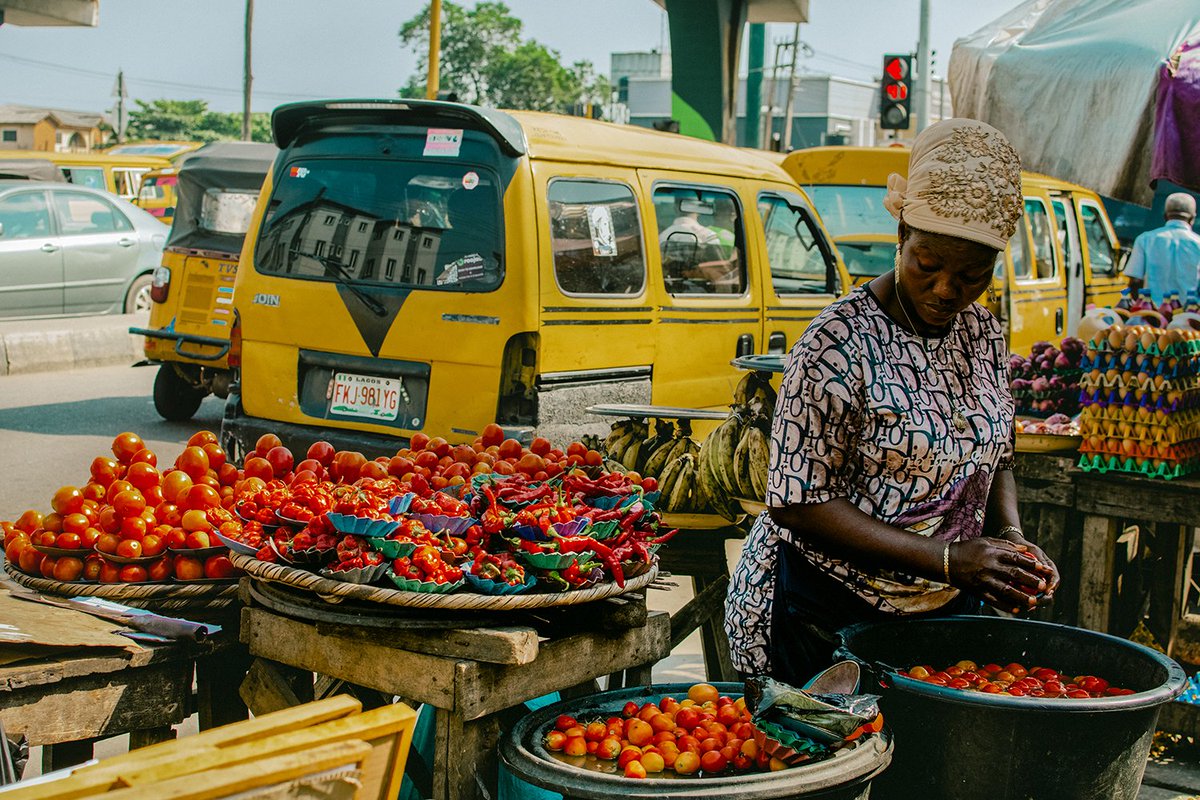 gdvomo's tweet photo. MADE IN LAGOS — A Love Letter
1. CMS market
2. A woman rinses her tomatoes.
3. Mile 12
4 Portrait of Usman
Lagos, Nigeria, 2024.

© 2024 Godiva Omoruyi Studio https://t.co/kPE0SKYaLw