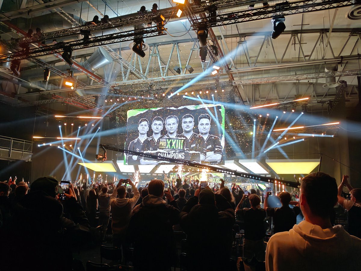 At424_'s tweet photo. insane experience, didn't expect to see my favourite team here to win but somehow they did https://t.co/ywVArT14K7