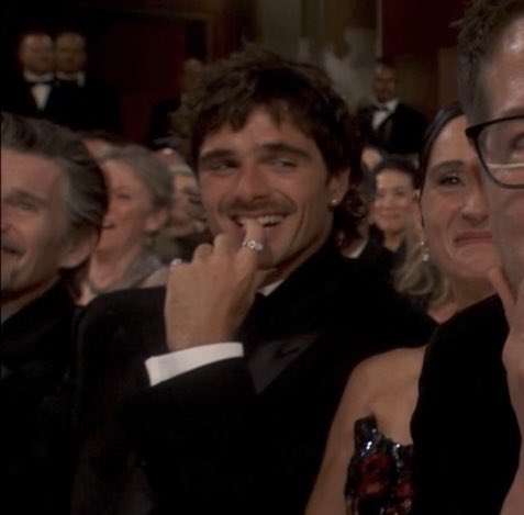 aileen ❦ tweet media