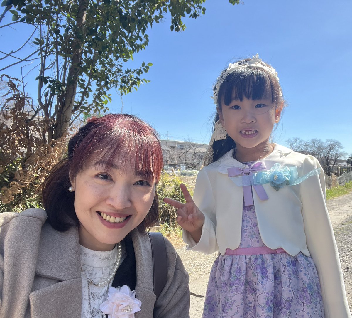 minamiracle's tweet photo. 娘の卒園式でした。卒園式が始まる前から会場の雰囲気と音楽で涙がうるうる🥹
四年間通った保育園、スライドショーで色々思い出し、息子のグズリを制しながらもうるうる🥹😆

先生方には本当に感謝ですし、息子がこれからもお世話になります☺️

卒園おめでとう🎊㊗️🧒🏻 https://t.co/GeQMM9U4cr