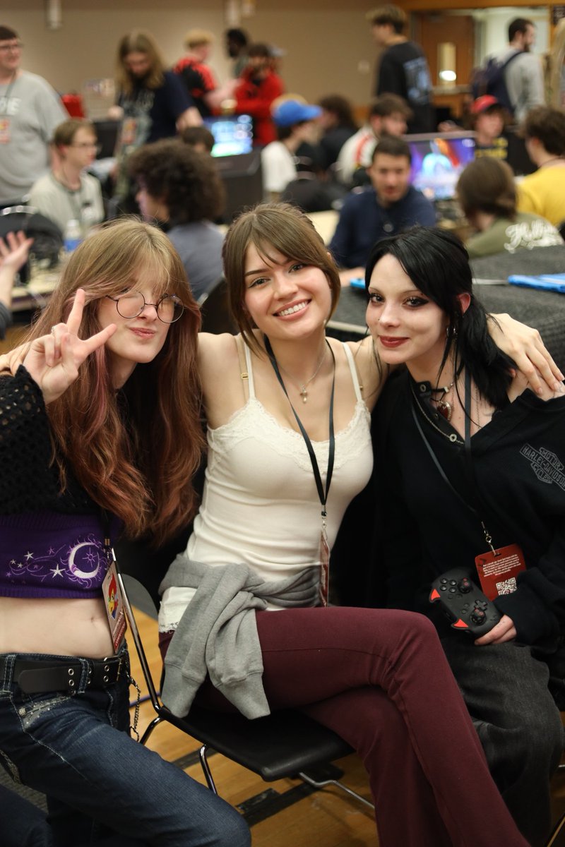 riley !! 🦭 tweet media