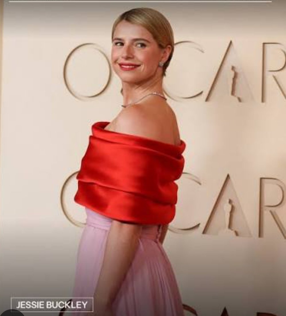 georgemartinf's tweet photo. OSCAR 2026 muy repartidos.
"Una batalla tras otra" triunfa en los #Oscar con 6 premios, incluidos película, director Paul Thomas Anderson, actor reparto Sean Penn o Casting #Sinners 4 #Oscar actor Michael B Jordan y fotografía. Actriz Jessie Buckley por la increíble #Hamnet https://t.co/cTh3Xt2PTO