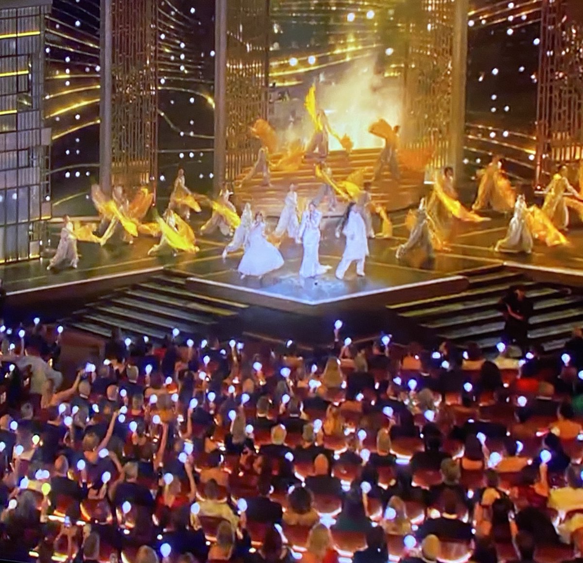 grace ✭ tweet media