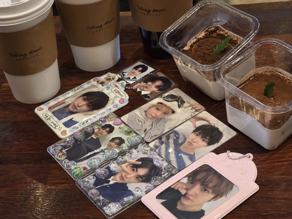 spearbislights's tweet photo. 주말에 만나는 건 킥플립의 컴백만큼 너무 즐거운 일이야 ♡
킥플립이랑 미니팬미팅하고,      ႔ ႔
소녀들이랑 팬미팅하기 !! 🍀  (๑' '๑) / ෆ

나랑 또 놀아줘서 너무 고마워 >< ❣️ happy weekend❣️

#맛있게_먹계훈니다 
#민제야_맛있제
#한입에_주와앙
#우마이쭈와냠냠
#맛집같아_동현이와_맛있게 https://t.co/89D1ZrWqIi