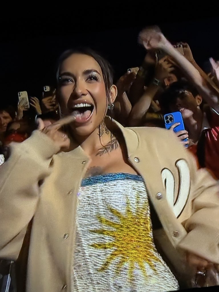 SABRINA ARRESTO A MARIA BECERRA Y ELLA FUE VESTIDA DE ARGENTINA ELLA SIRVIÓ!!