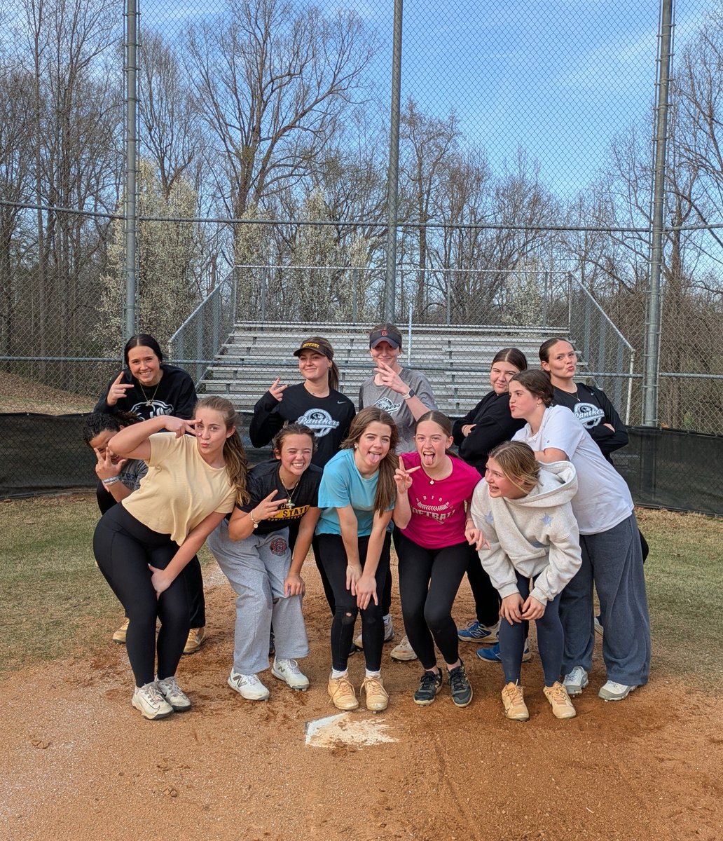 Ledford Softball tweet media