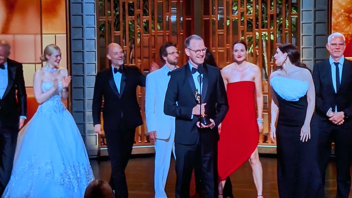 SORPRESA!!!!!!
Mejor Película Internacional es para el Sentimental Value #Noruega 
#Oscars