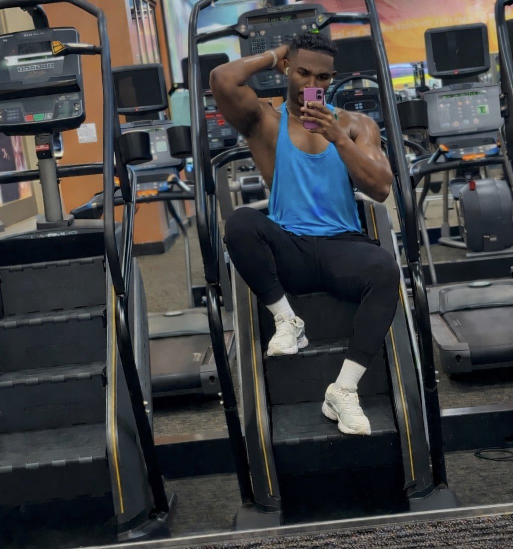 𝔐𝔦𝔰𝔱𝔢𝔯 𝔖𝔦𝔫𝔦𝔰𝔱𝔢𝔯 tweet media