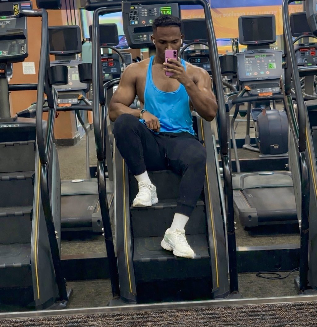 𝔐𝔦𝔰𝔱𝔢𝔯 𝔖𝔦𝔫𝔦𝔰𝔱𝔢𝔯 tweet media