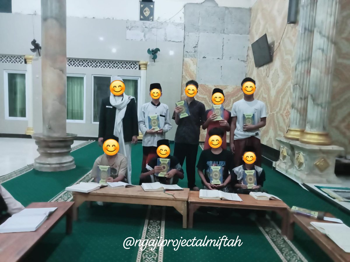ngajiproject's tweet photo. Assalamu'alaikum wr wb 
Alhamdulillah Donasi Mushaf Al-Qur'an 20 buah sudah disalurkan, Jazakumullah Khoiron Katsiran bagi yg sudah berdonasi, semoga Allah membalas kebaikannya &amp;  juga semoga bisa menjadi amal jariyah bagi yg sudah berdonasi, Aamiin Allahumma Aamiin 🤲🏻 Qobul 🤲🏻🥰 https://t.co/kFHI0Imntw