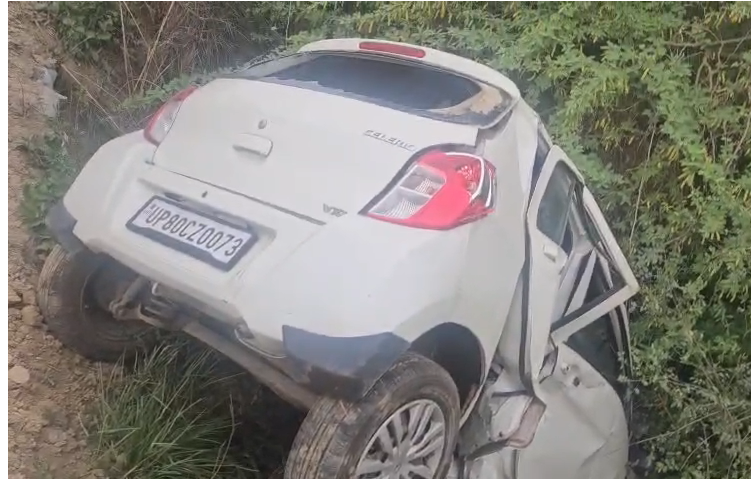 bstvlive's tweet image. फिरोजाबाद : तेज रफ्तार कार खाई में जा गिरी

➡ कार में सवार दो युवक घायल
➡ सूचना पर मौके पर पहुंची पुलिस
➡ घायलों को उपचार के लिए भेजा गया
➡ फिरोजाबाद के थाना नारखी क्षेत्र की घटना

#Firozabad #RoadAccident #CarCrash @firozabadpolice