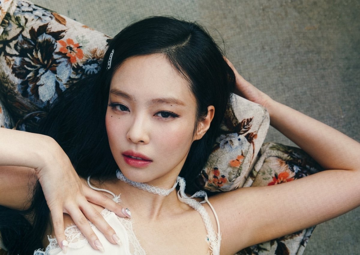 JENNIE Charts tweet media