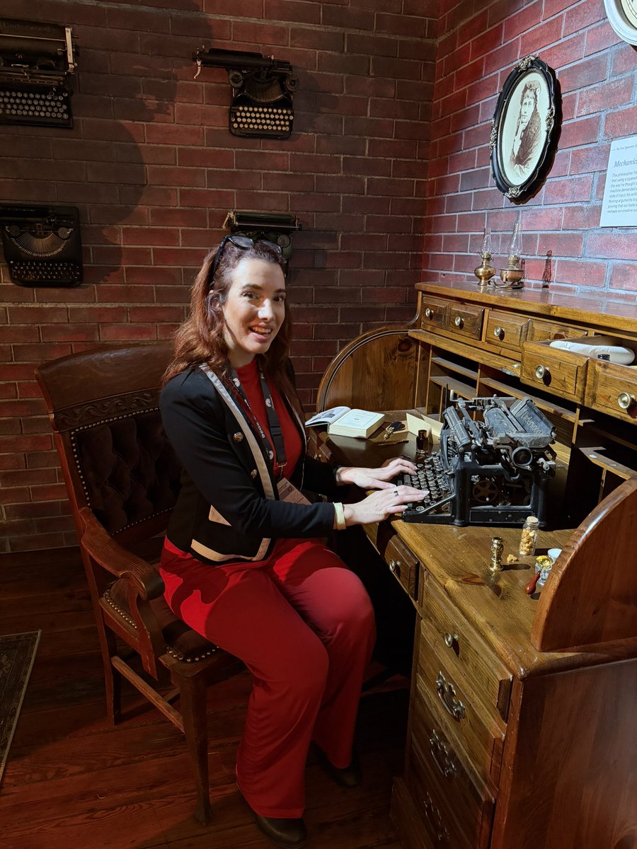 Delia Lazarescu tweet media