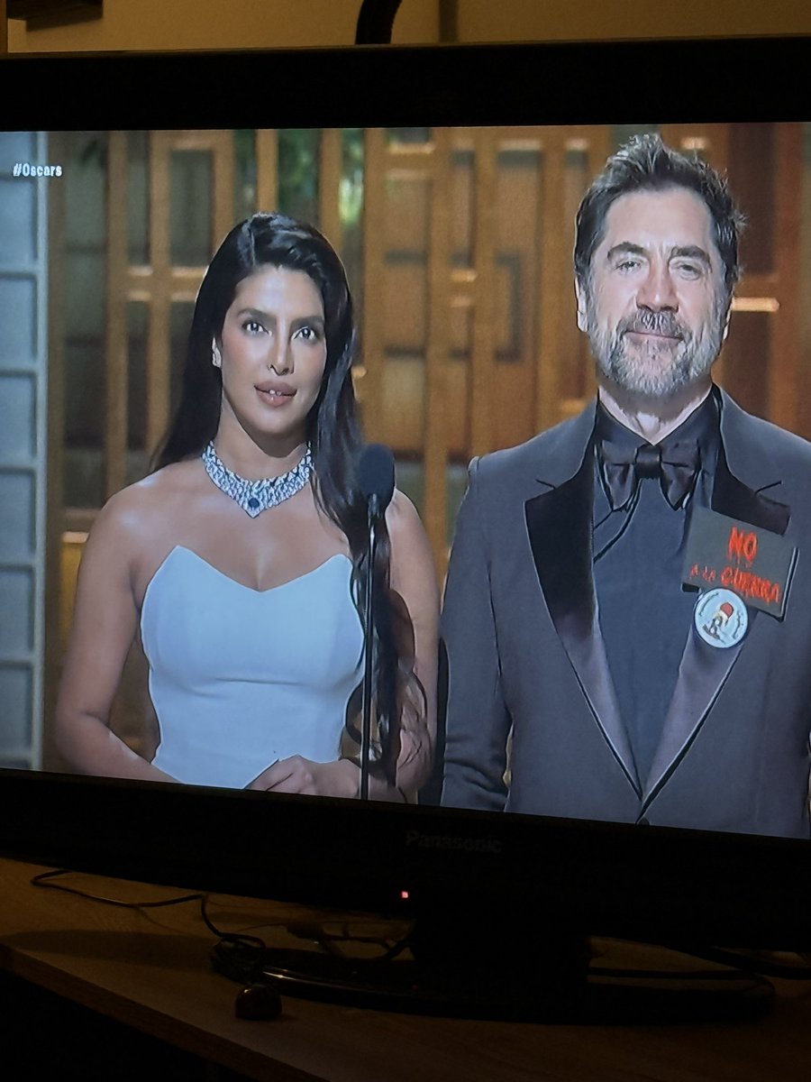 may__name__is's tweet photo. Hola Javier Bardem, te amo. Bai. https://t.co/4aDFN6IT83