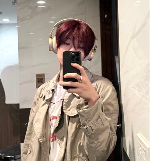 onlyntual's tweet photo. Sion is the same age taeyong was during boss #leaderz https://t.co/CCyRPLutd2