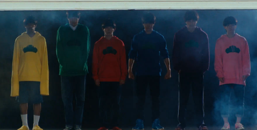 OSOMATSU IS SO SHORT LMAOOOOO