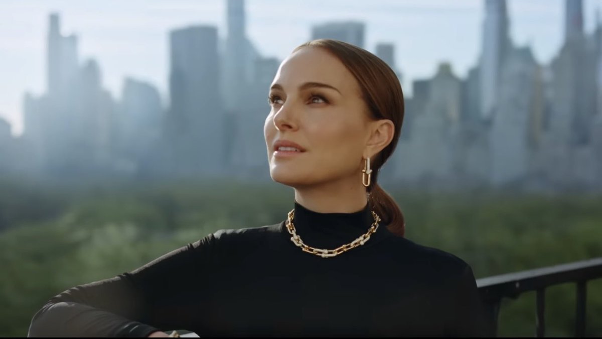 petideer's tweet photo. There’s a mistake… Tiffany &amp; Co. commercial starring Natalie Portman you guys won best picture https://t.co/Q4rOSbse8a