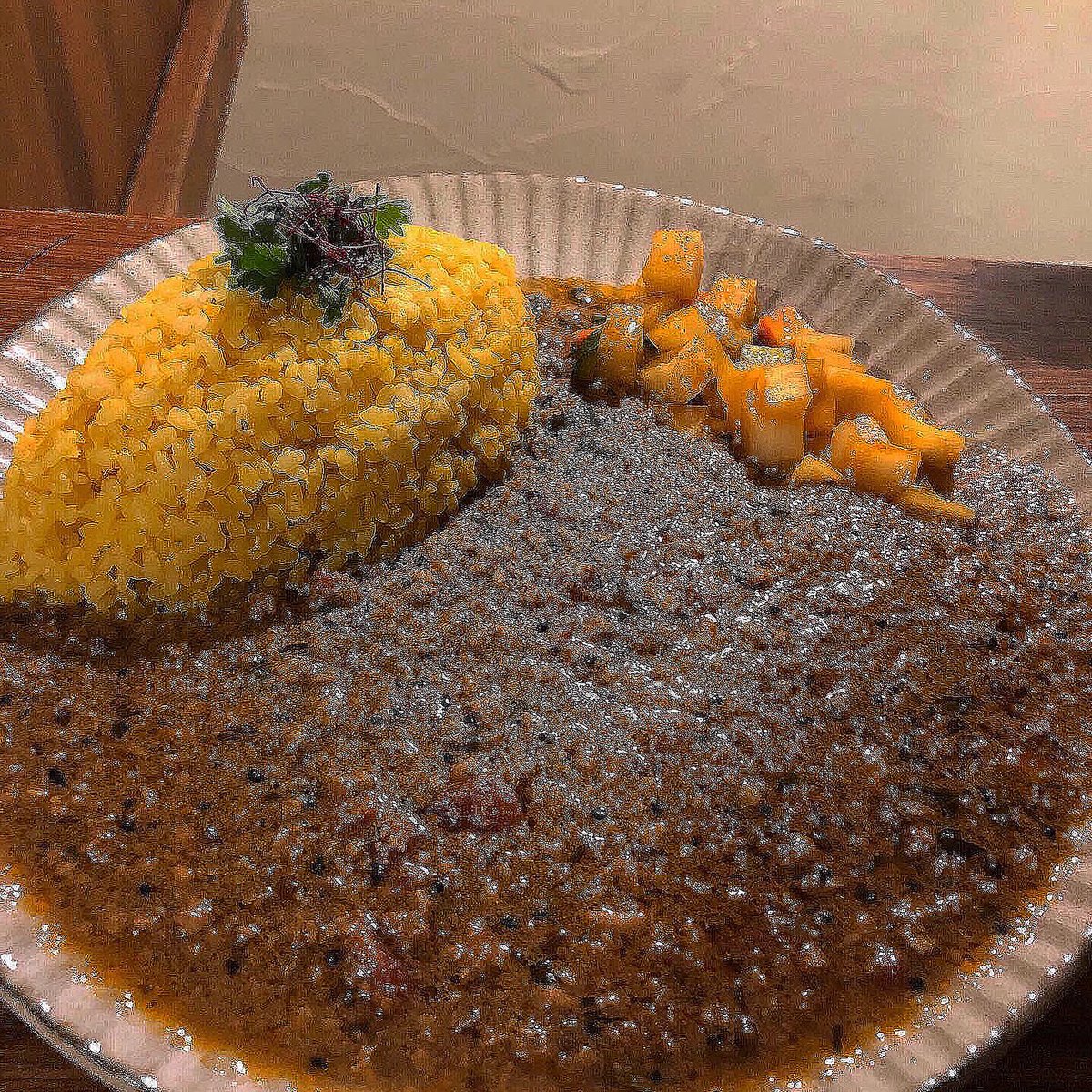 おはようございます。 本日の気まぐれは ➀鴨の和出汁キーマ半位+¥100