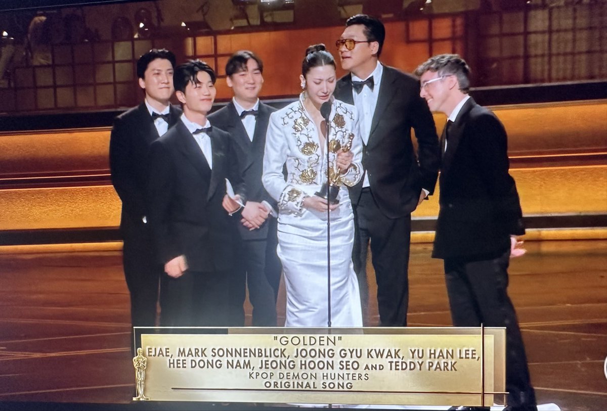 Grace Randolph tweet media