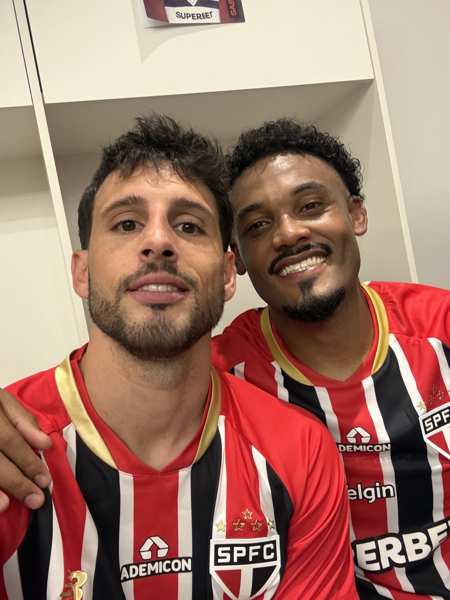 SaoPauloFC's tweet photo. 🤳 Os artilheiros da noite!

#VamosSãoPaulo 🇾🇪 https://t.co/tjepbcbD57