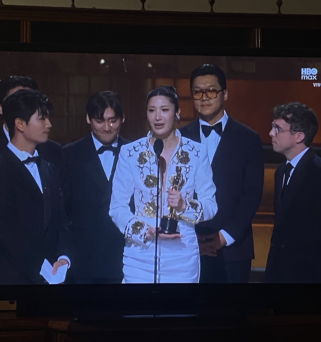 theblaiirwitch's tweet photo. “La gente se burlaba de mi por escuchar Kpop”.

Y miren hasta donde llegó.

#oscar https://t.co/SwNcyWhds7