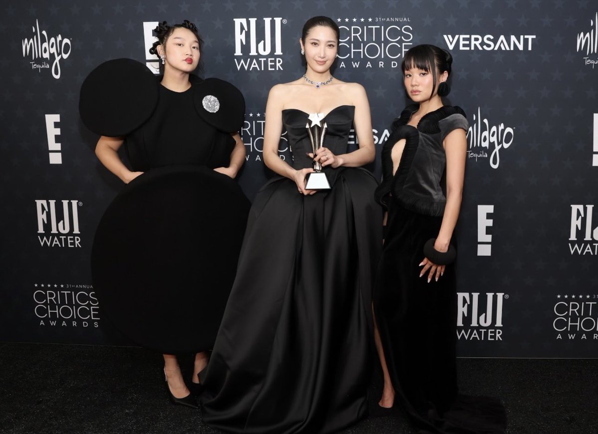 Critics Choice Awards tweet media