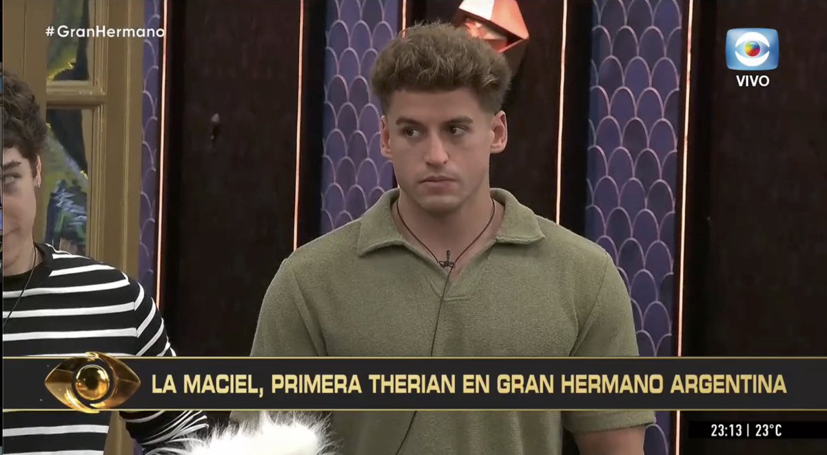 eeemiliano's tweet photo. LAS CARAS CON LA MACIEL THERIAN 
#GranHermano https://t.co/wroWd80H3d