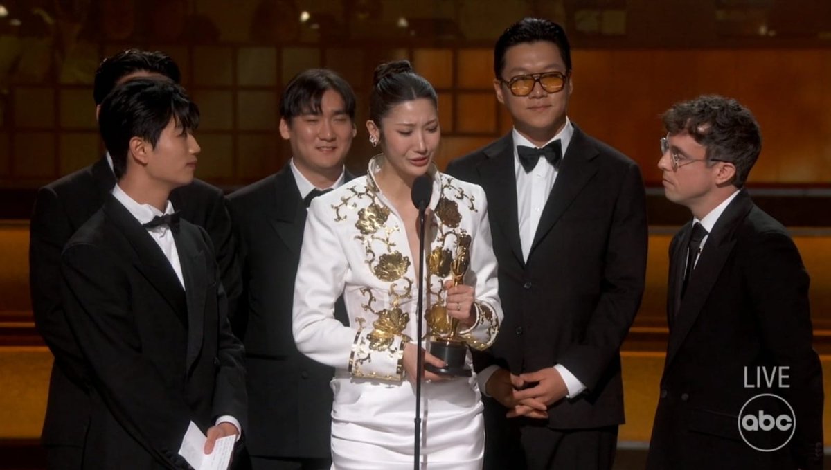 Cartoons On The Moon tweet media