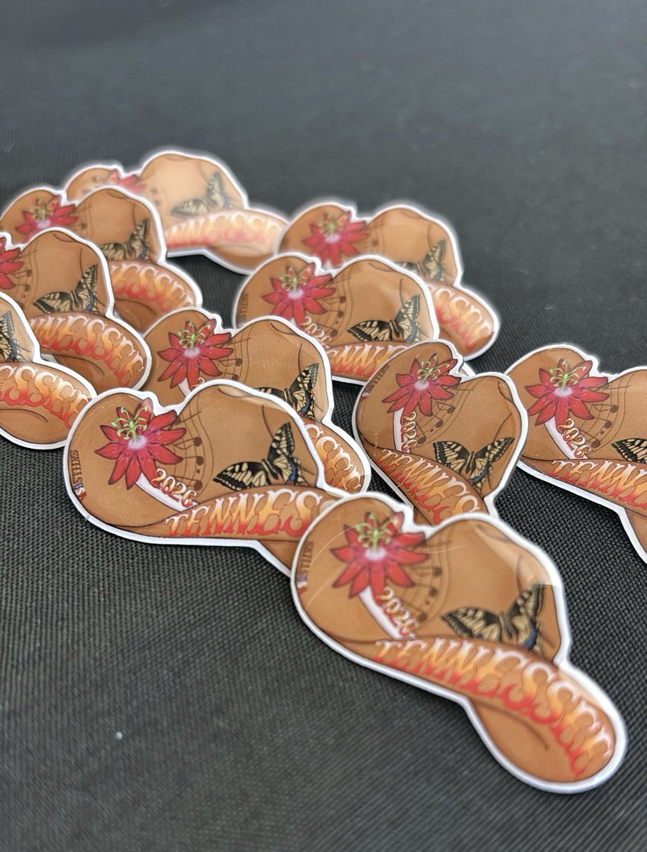 Alynn896 tweet media