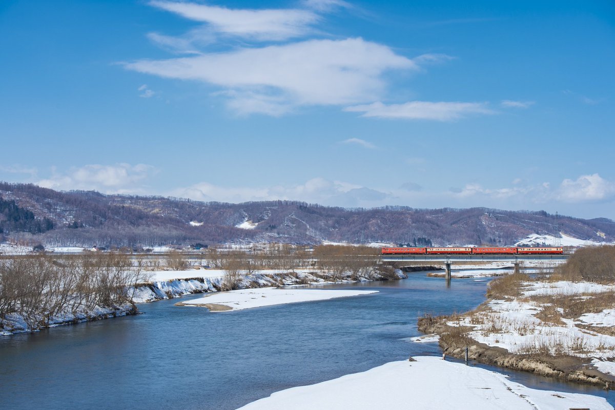 Idokaga's tweet photo. #さよならJR北海道のキハ40

道東出身なので道東メインの写真でも載せましょうか。
まさか九州四国より先に消えるとは思ってなかったですけど長いこと走りましたね。

釧路タラタラ貸出が中止になった時は頭を抱えたものです。
それもいい思い出ですね。笑 https://t.co/k7RbKxgdew